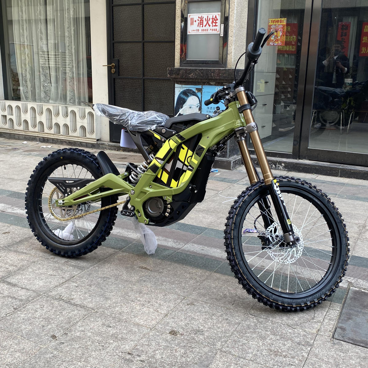 2025 Surron Light Bee X Electric Dirt Bike Adult Off Road Ebike Surron LBX 72V 10000W Mid Drive Electric Dirt Bike 35Ah 100km