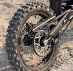 Electric Dirt Bike Surron Ultra Bee HP 74V 21kw Ultra Bee Electric Dirt Bike - Image 4